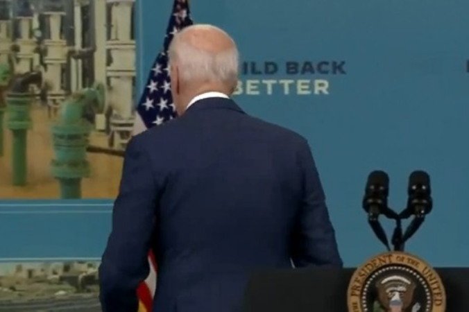 majority-of-americans-say-biden-admin-not-doing-enough-to-address-supply-chain-crisis
