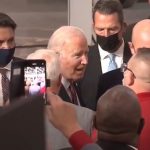 political-theater:-joe-biden-shakes-hands-maskless,-but-puts-mask-on-for-a-selfie-(video)