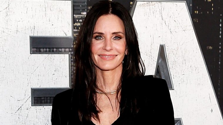 ‘friends’-star-courteney-cox-stays-young-with-ice-baths-and-hypnotism:-‘it’s-worth-it’