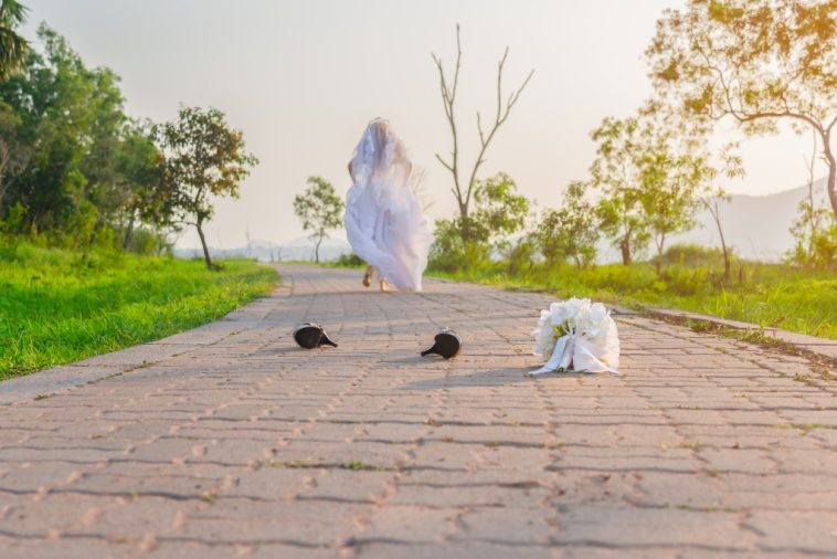 bride-with-‘severe-anxiety’-leaves-her-own-wedding-reception-after-family-member’s-‘tantrum’