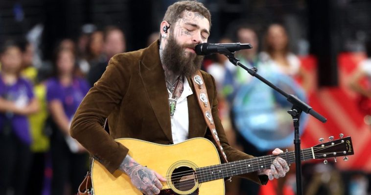 watch:-post-malone-performs-a-folky-version-of-‘america-the-beautiful’-at-super-bowl-lviii