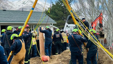 utah-worker-saved-after-10-foot-trench-collapses,-buries-him-up-to-his-chin-in-backyard