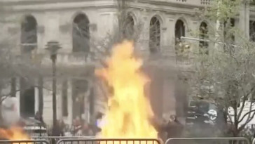 watch:-man-sets-self-on-fire-in-front-of-trump-courthouse-live-on-cnn