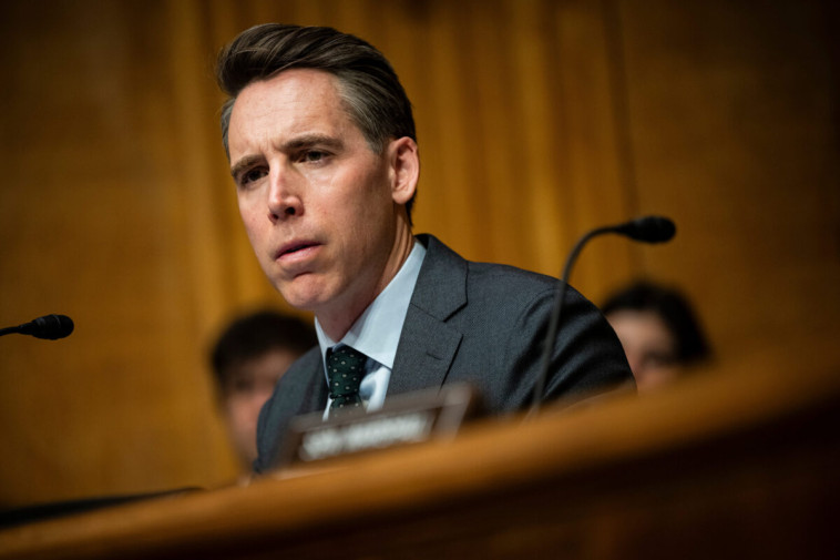 hawley-presses-biden-to-mobilize-national-guard-to-protect-jewish-students