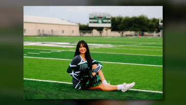 texas-cheerleader-stripped-of-valedictorian-title-—-might-lose-scholarship-—-over-‘miscalculation’