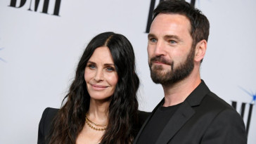 ‘friends’-star-courteney-cox-was-blindsided-when-fiance-dumped-her-just-one-minute-into-therapy-session