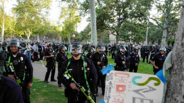 usc-closes-campus-‘until-further-notice’-following-anti-israel-protest,-93-arrested-for-trespassing