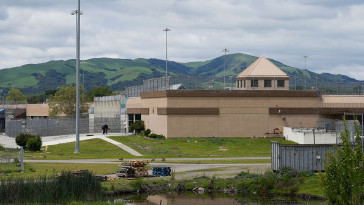 us-senators-demand-answers-on-closure-plan-for-california-women’s-prison-where-inmates-were-sexually-abused