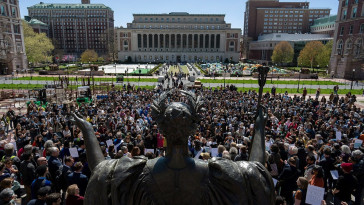 columbia-student-describes-campus-fear,-anti-israel-signs-supporting-terrorists-who-‘put-babies-in-an-oven’