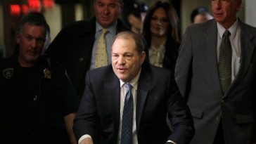 ‘shocked’-harvey-weinstein-learned-his-conviction-was-overturned-from-a-news-clipping-in-jail