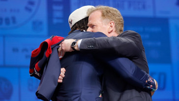 nfl-commish-roger-goodell’s-recent-back-surgery-could-prevent-traditional-hugs-at-nfl-draft:-report