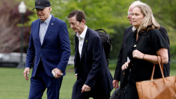 white-house-changes-how-biden-walks-to-and-from-marine-one-in-attempt-to-shield-him-from-bad-optics:-report