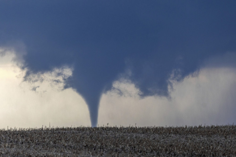tornadoes-cause-massive-damage-to-hundreds-of-homes-throughout-midwest:-‘pretty-flattened’