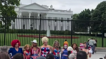 sign-of-the-times:-drag-queens-take-over-national-mall,-create-spectacle-at-lincoln-memorial-and-white-house